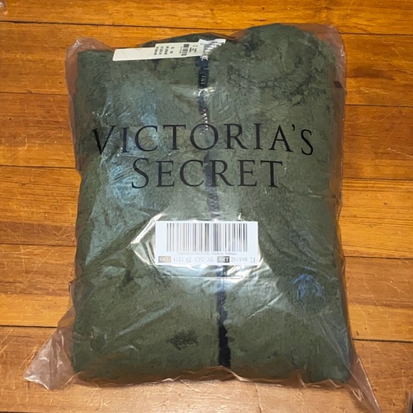 New VS PINK Teddy Full Zip Vintage Green - Picture 8 of 8